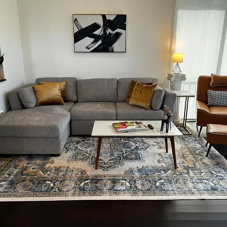 Tree Top Retreat! Private & Close To 5Th Ave!